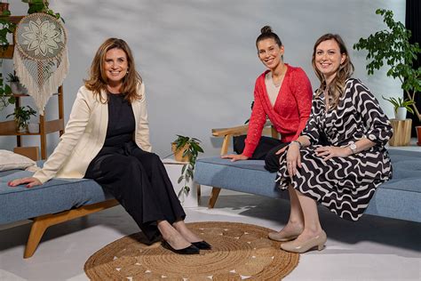 Ilustrácia znázorňujúca dilemu ženy medzi kariérou a rodinou